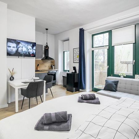 Ferienwohnung Lorenz Mit Kostenlosem Parkplatz Netflix Boxspringbett Kueche Magdeburgo Exterior foto