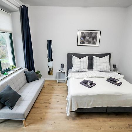 Ferienwohnung Lorenz Mit Kostenlosem Parkplatz Netflix Boxspringbett Kueche Magdeburgo Exterior foto